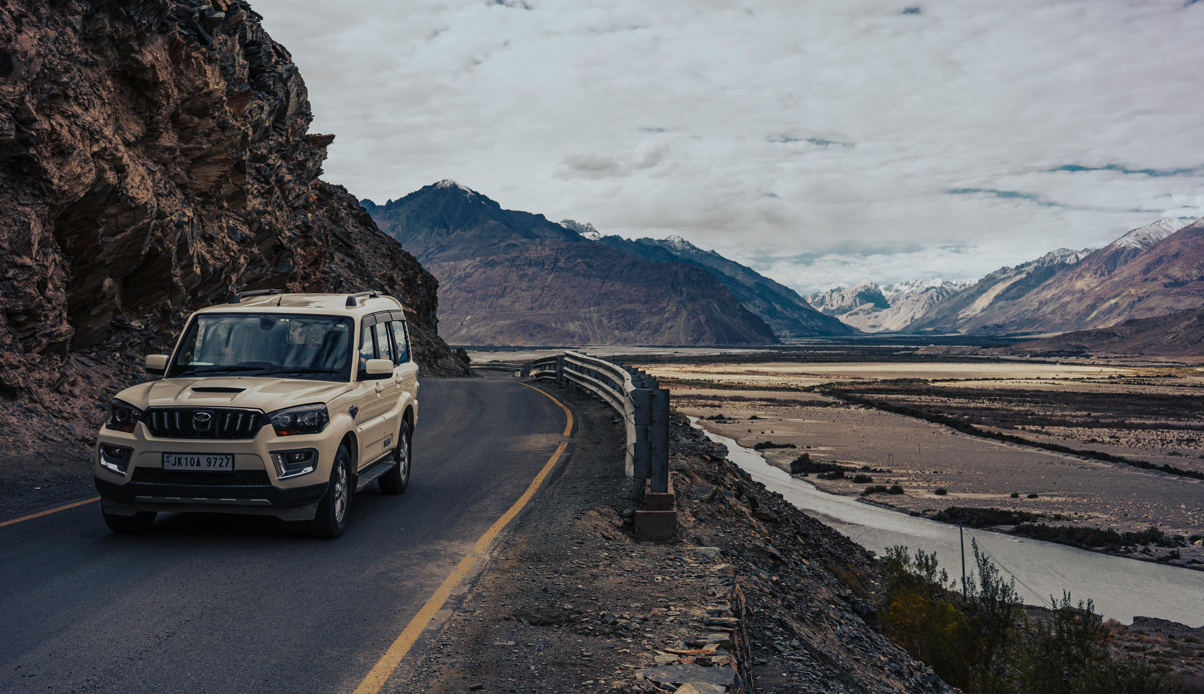 Rent a Car in Karachi for a Flexible Lifestyle